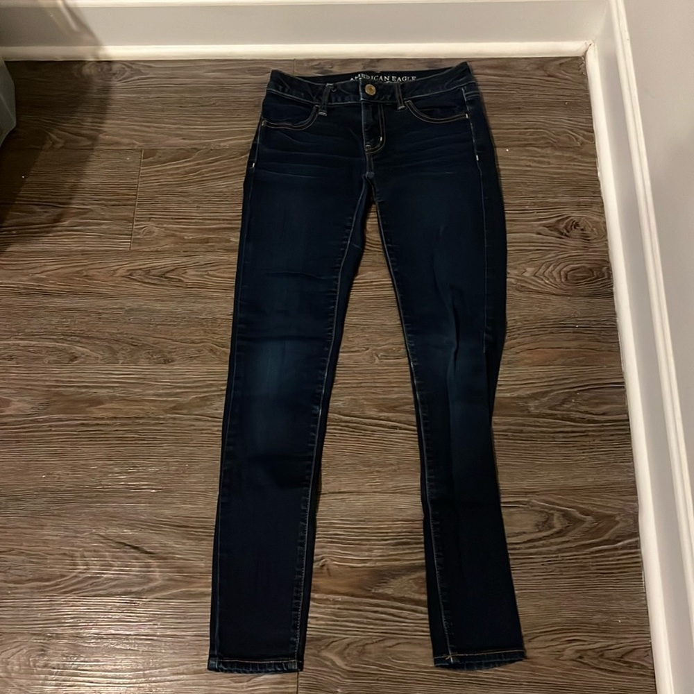 American eagle dark blue jeans
